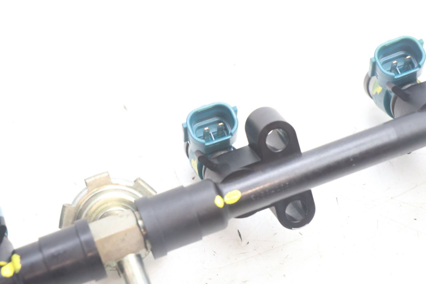 photo de EINSPRITZVENTILE YAMAHA FZ8 800 (2010 - 2016) - Oberflächenzustand und Material