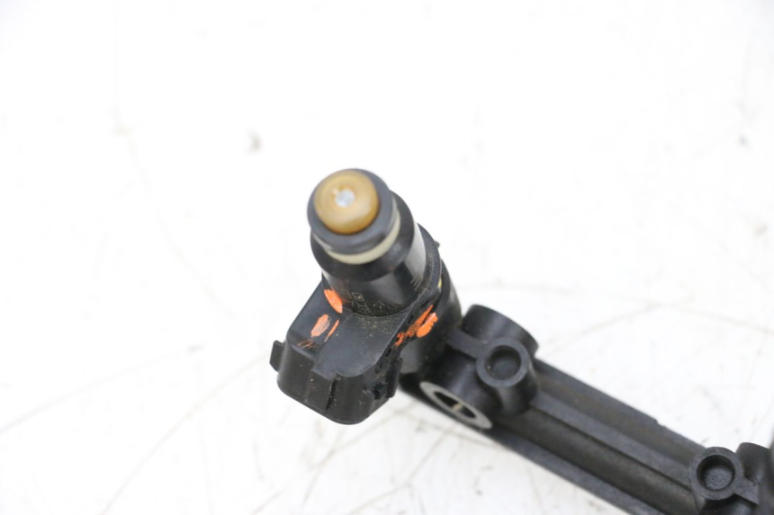 photo de EINSPRITZVENTILE SUZUKI GSXR GSX-R 1000 (2003 - 2004) - Details der Befestigungspunkte