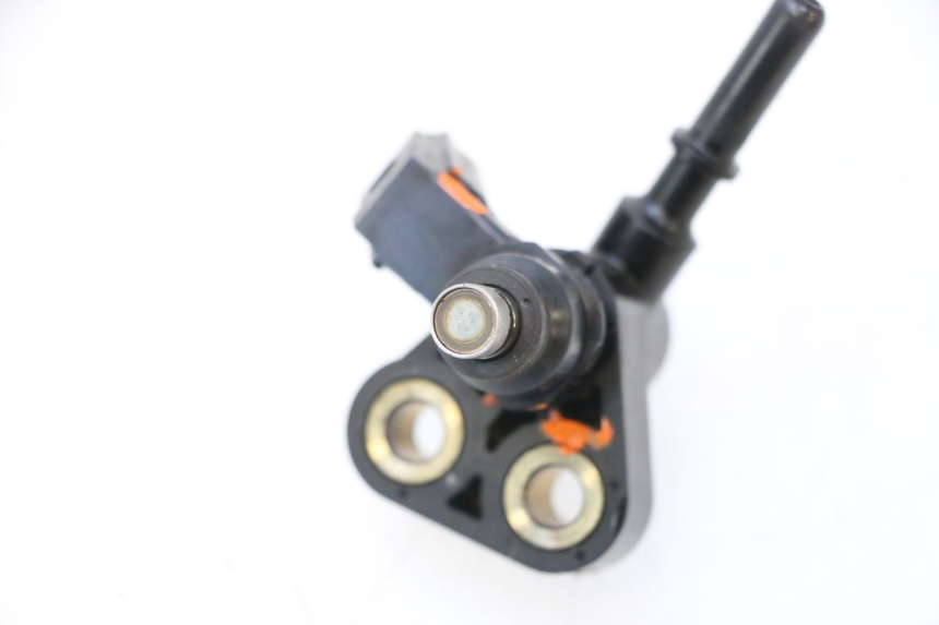 photo de EINSPRITZVENTILE HONDA PCX (JF57/JF64) 125 (2014 - 2018) - Technische Nahaufnahme