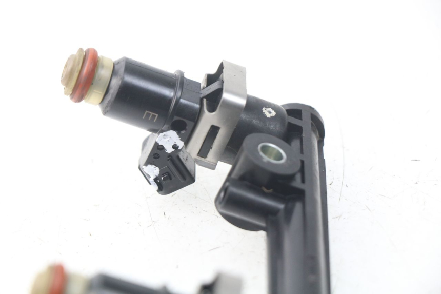 photo de EINSPRITZVENTILE TRIUMPH SPRINT ST ABS 1050 (2005 - 2007) - Alternative Perspektive