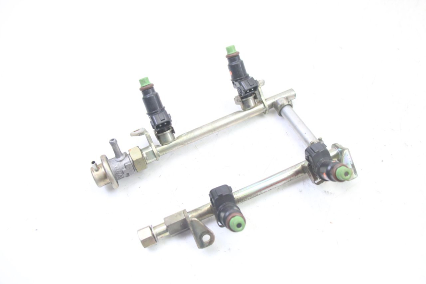 photo de EINSPRITZVENTILE HONDA ST PAN EUROPEAN 1300 (2002 - 2013) - Details der Befestigungspunkte