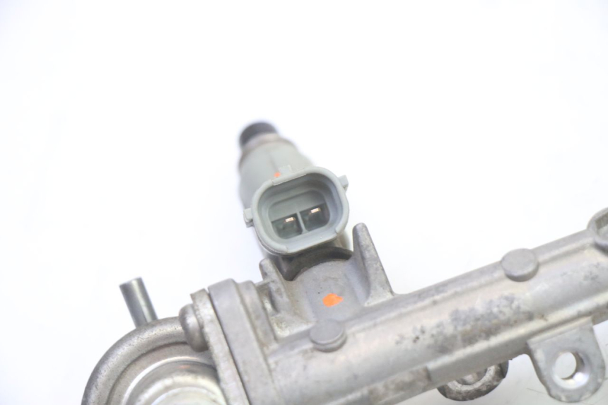 photo de EINSPRITZVENTILE YAMAHA TDM ABS 900 (2002 - 2014) - Zoom auf Gebrauchszustand