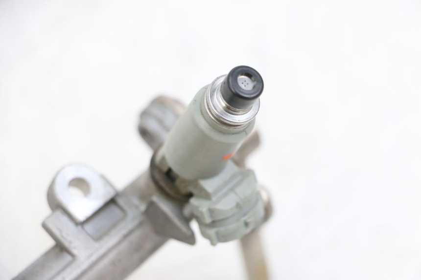 photo de EINSPRITZVENTILE YAMAHA TDM ABS 900 (2002 - 2014) - Detailansicht des Bauteils