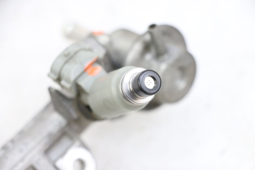 photo de EINSPRITZVENTILE YAMAHA TDM ABS 900 (2002 - 2014) - Technische Nahaufnahme