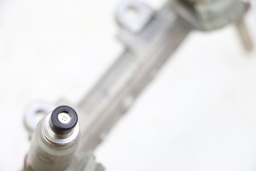 photo de EINSPRITZVENTILE YAMAHA TDM ABS 900 (2002 - 2014) - Zoom auf Gebrauchszustand