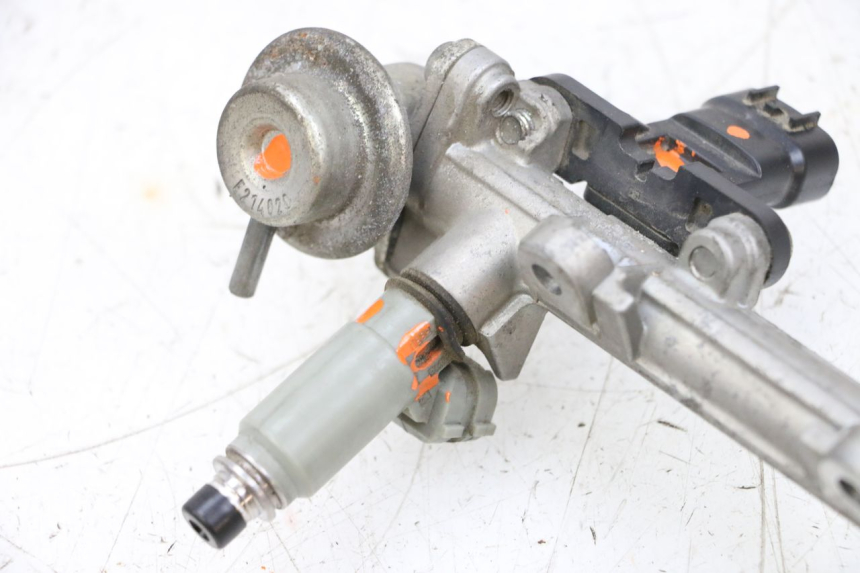 photo de EINSPRITZVENTILE YAMAHA TDM ABS 900 (2002 - 2014) - Details der Befestigungspunkte