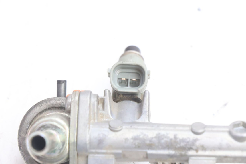 photo de EINSPRITZVENTILE YAMAHA TDM ABS 900 (2002 - 2014) - Zoom auf Gebrauchszustand