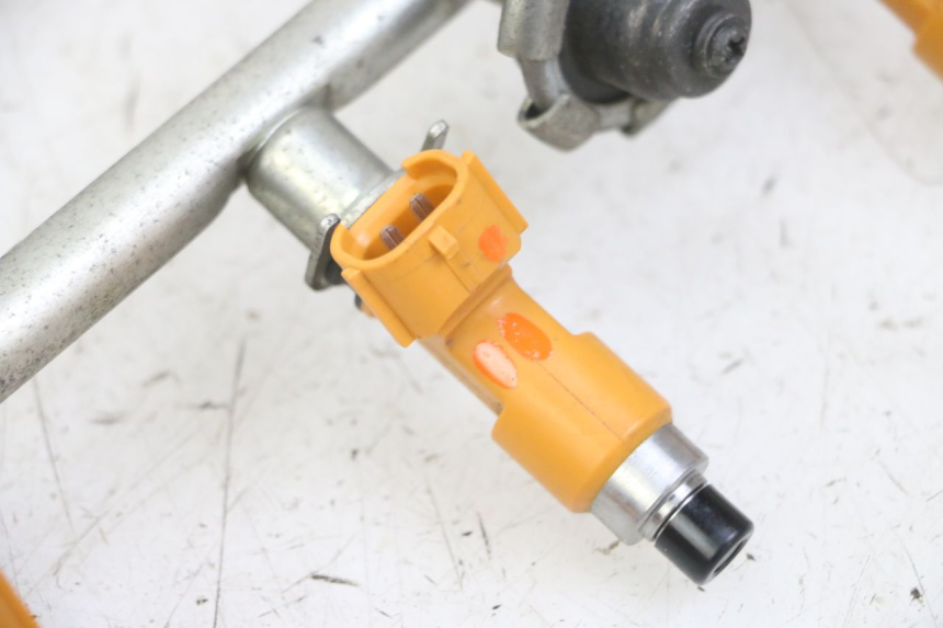 photo de EINSPRITZVENTILE YAMAHA XJ6 ABS 600 (2008 - 2016) - Weitere Ansicht des Artikels