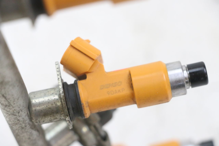 photo de EINSPRITZVENTILE YAMAHA XJ6 ABS 600 (2008 - 2016) - Gesamtansicht des Produkts