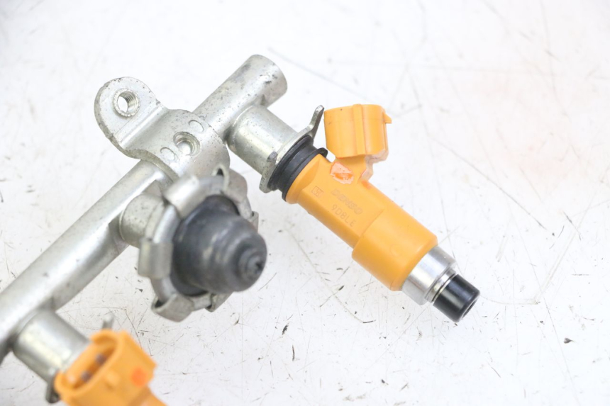 photo de EINSPRITZVENTILE YAMAHA XJ6 ABS 600 (2008 - 2016) - Kennzeichnungen und Originalreferenzen