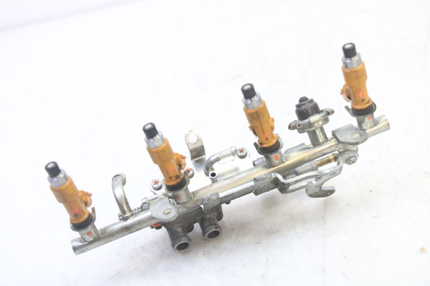 photo de EINSPRITZVENTILE YAMAHA XJ6 ABS 600 (2008 - 2016) - Details der Befestigungspunkte