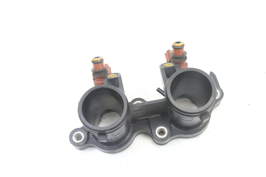 photo de EINSPRITZVENTILE YAMAHA YP T-MAX TMAX 530 (2017 - 2020) - Details der Befestigungspunkte