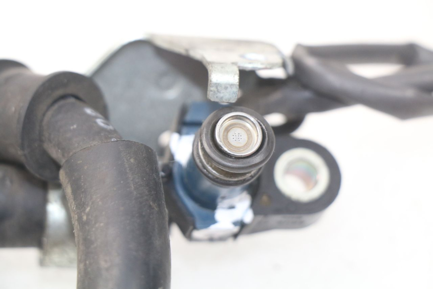 photo de EINSPRITZVENTILE YAMAHA YP X-MAX XMAX 400 (2014 - 2017) - Details der Befestigungspunkte