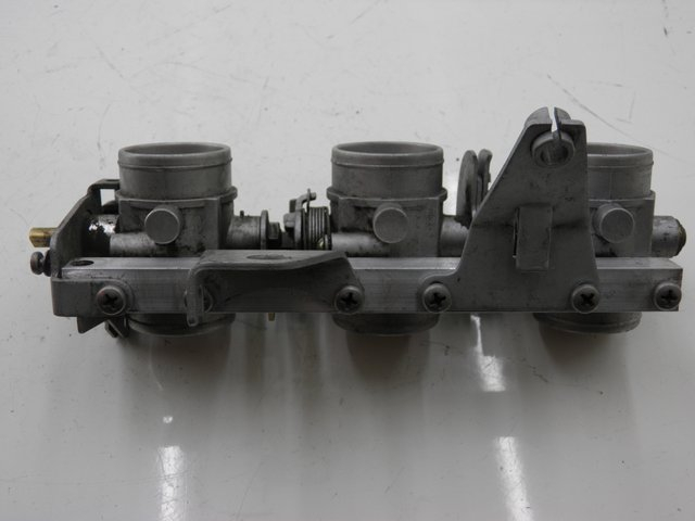 photo de EINSPRITZANLAGE BMW K 75 RT ABS 750 (1989 - 1997) - Details der Befestigungspunkte