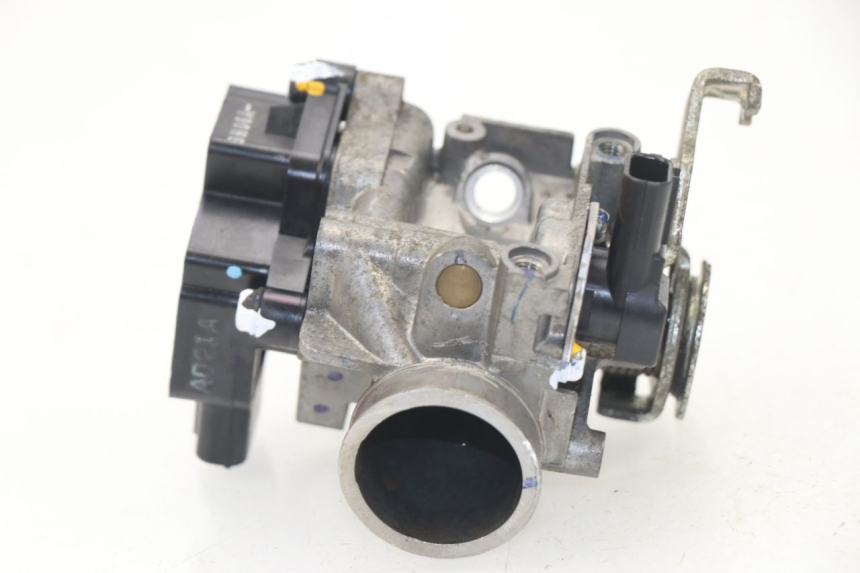 photo de EINSPRITZANLAGE HONDA CBF 125 (2009 - 2015) - Details der Befestigungspunkte