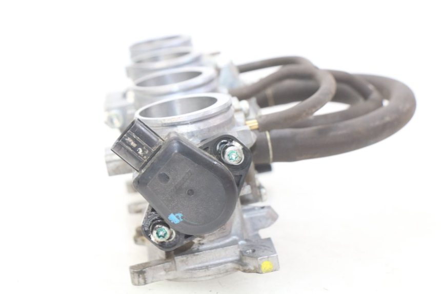 photo de EINSPRITZANLAGE HONDA CBRF CBR-F PC41 600 (2011 - 2013) - Zoom auf Gebrauchszustand