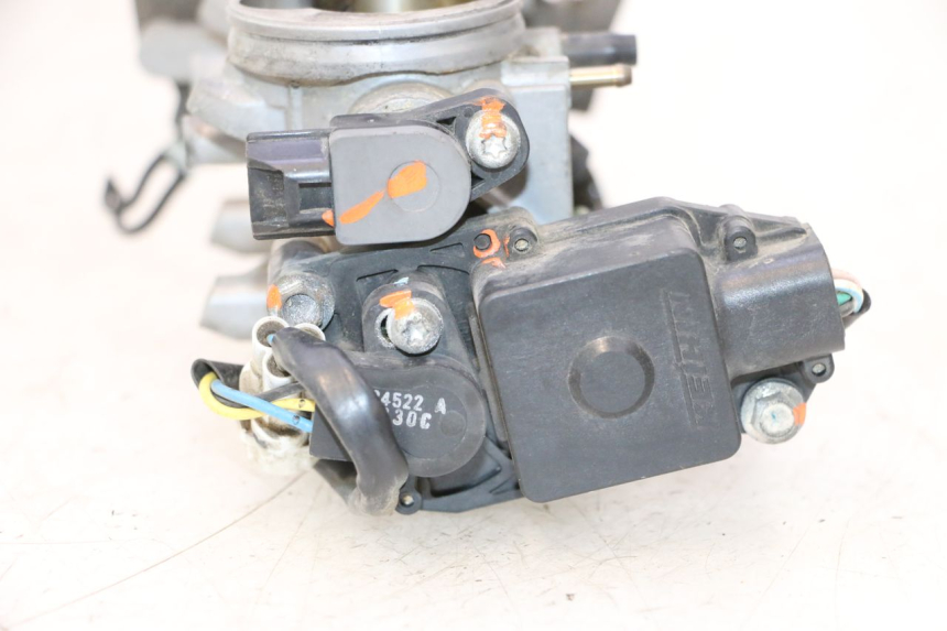 photo de EINSPRITZANLAGE KAWASAKI ER-6 ER6 N 650 (2005 - 2009) - Details der Befestigungspunkte