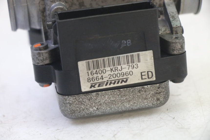 photo de INJECTION HONDA FES S-WING SWING ABS 125 (2007 - 2015) - Alternative Perspektive