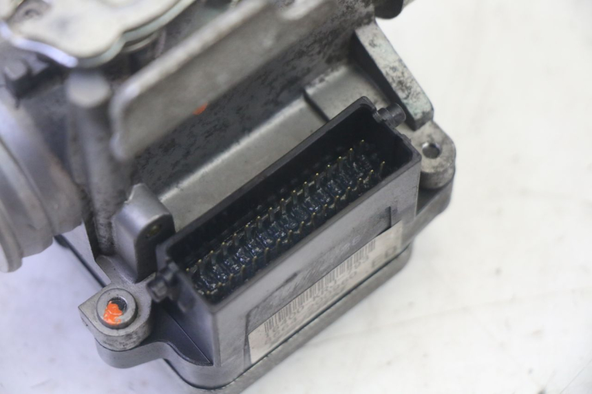 photo de INJECTION HONDA FES S-WING SWING ABS 125 (2007 - 2015) - Details der Befestigungspunkte