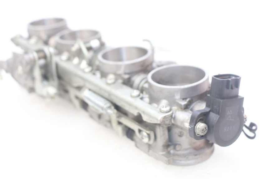 photo de INJEKTION YAMAHA FJR ABS 1300 (2006 - 2012) - Details der Befestigungspunkte