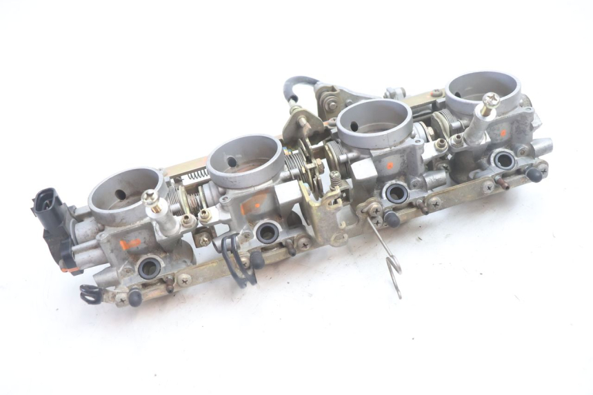 photo de EINSPRITZANLAGE YAMAHA FJR 1300 (2001 - 2005) - Technische Nahaufnahme