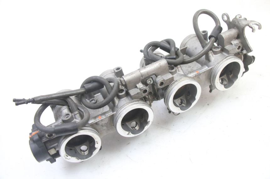 photo de EINSPRITZANLAGE YAMAHA FZ6 FAZER S2 600 (2007 - 2011) - Alternative Perspektive