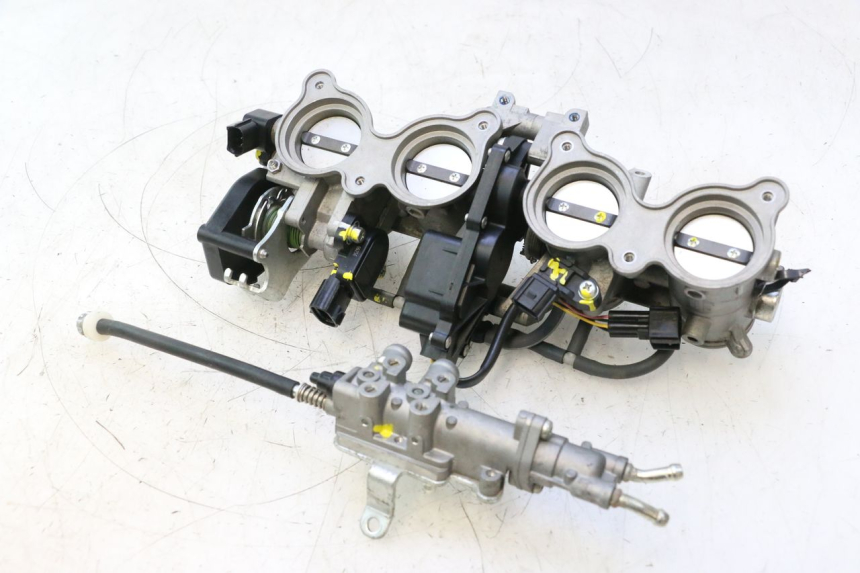 photo de EINSPRITZANLAGE YAMAHA FZ8 800 (2010 - 2016) - Hauptansicht