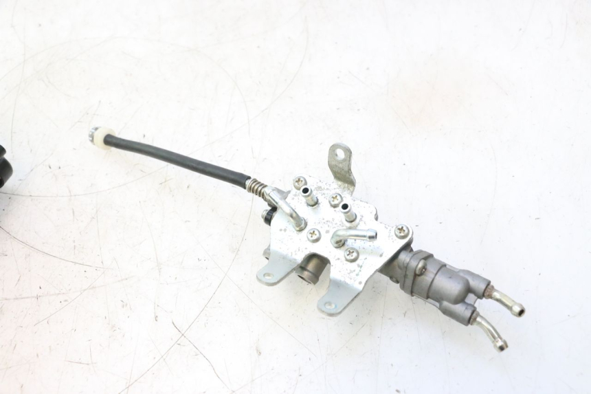 photo de EINSPRITZANLAGE YAMAHA FZ8 800 (2010 - 2016) - Detaillierte Sichtprüfung