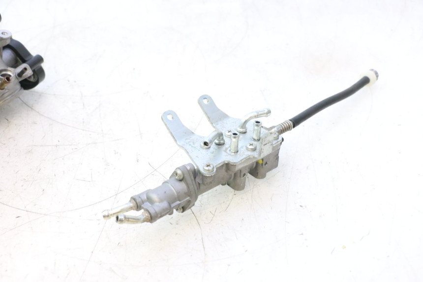 photo de EINSPRITZANLAGE YAMAHA FZ8 800 (2010 - 2016) - Fokus auf die Struktur
