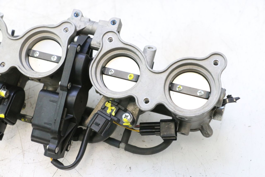 photo de EINSPRITZANLAGE YAMAHA FZ8 800 (2010 - 2016) - Zoom auf Gebrauchszustand