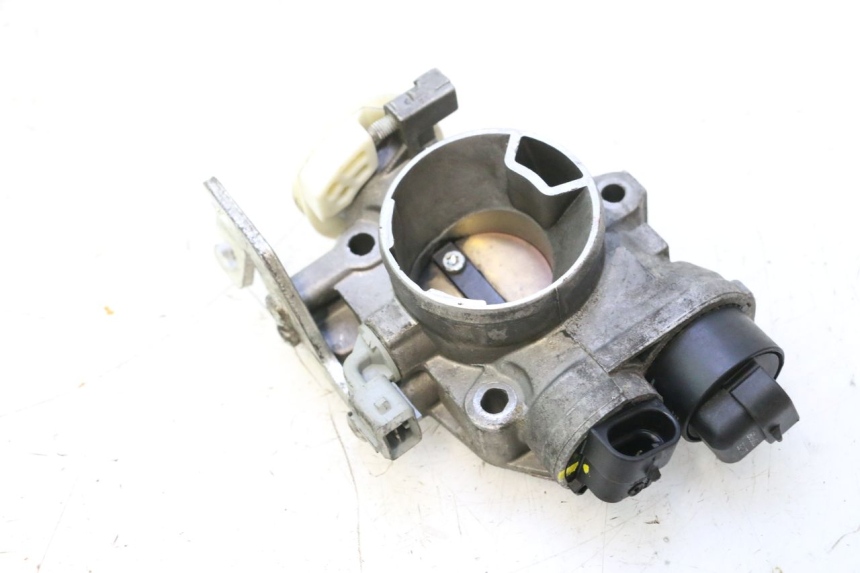 photo de EINSPRITZANLAGE GILERA GP 800 (2007 - 2013) - Details der Befestigungspunkte