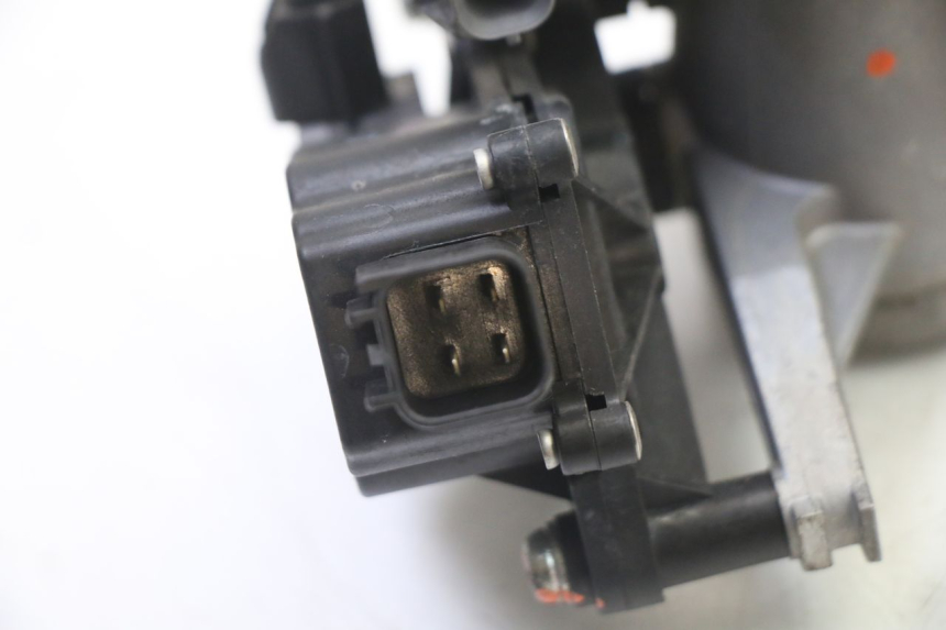 photo de EINSPRITZANLAGE SUZUKI GSR 750 (2011 - 2017) - Technische Nahaufnahme