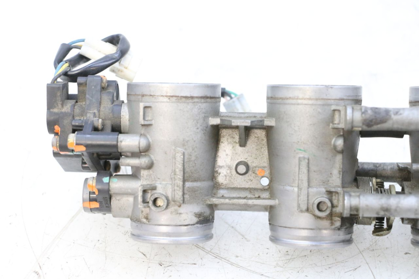 photo de EINSPRITZANLAGE SUZUKI GSXR GSX-R 1000 (2003 - 2004) - Details der Befestigungspunkte