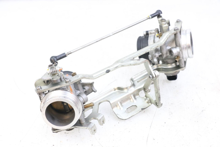 photo de EINSPRITZANLAGE MOTO GUZZI NORGE 8V GT 1200 (2011 - 2016) - Details der Befestigungspunkte