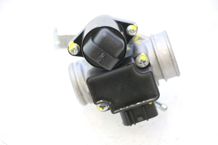 photo de EINSPRITZANLAGE JM MOTORS OLDIES 4T 50 (2020 - 2026) - Details der Befestigungspunkte