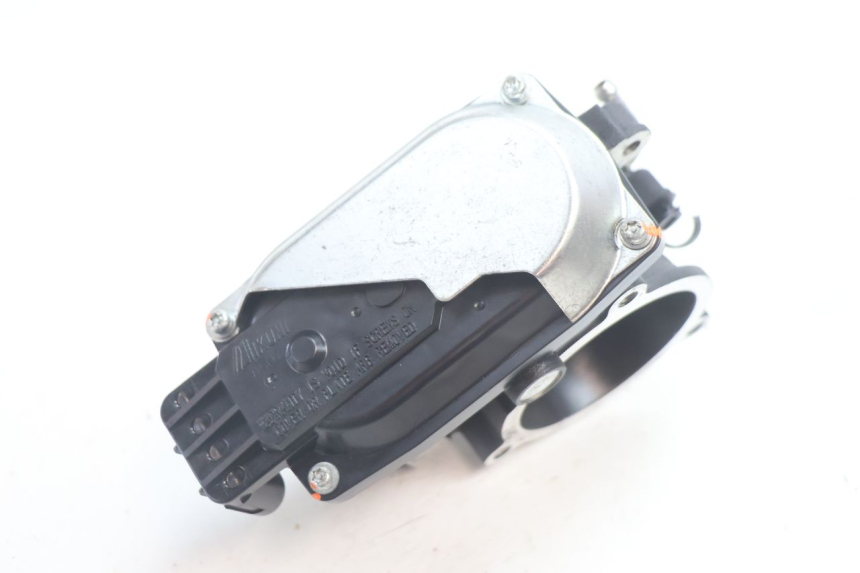 photo de EINSPRITZANLAGE HARLEY DAVIDSON ROAD GLIDE FLTRXSE 1920 (2018 - 2022) - Oberflächenzustand und Material