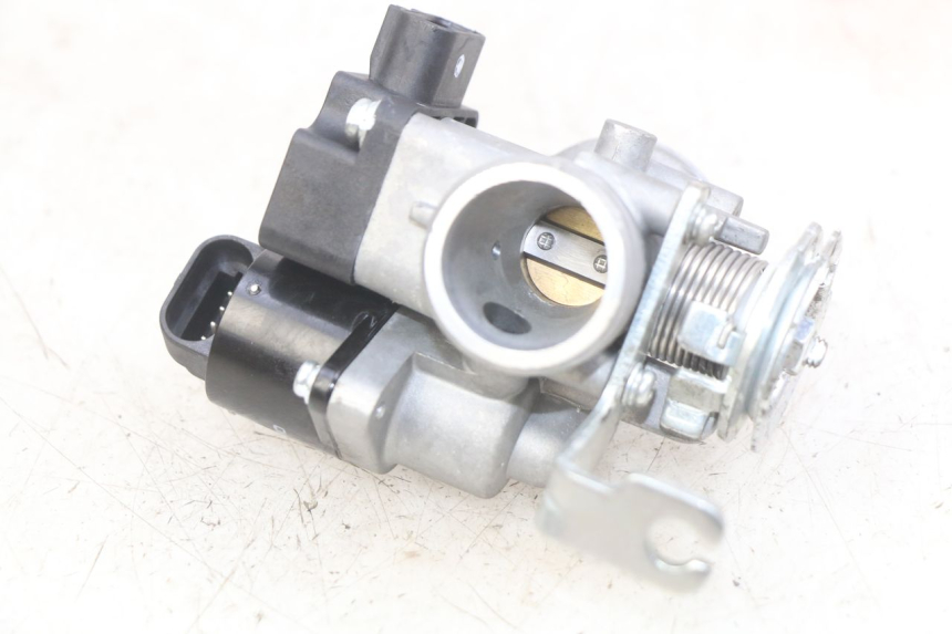 photo de EINSPRITZANLAGE TNT MOTOR ROMA 10' 4T 50 (2019 - 2022) - Hauptansicht