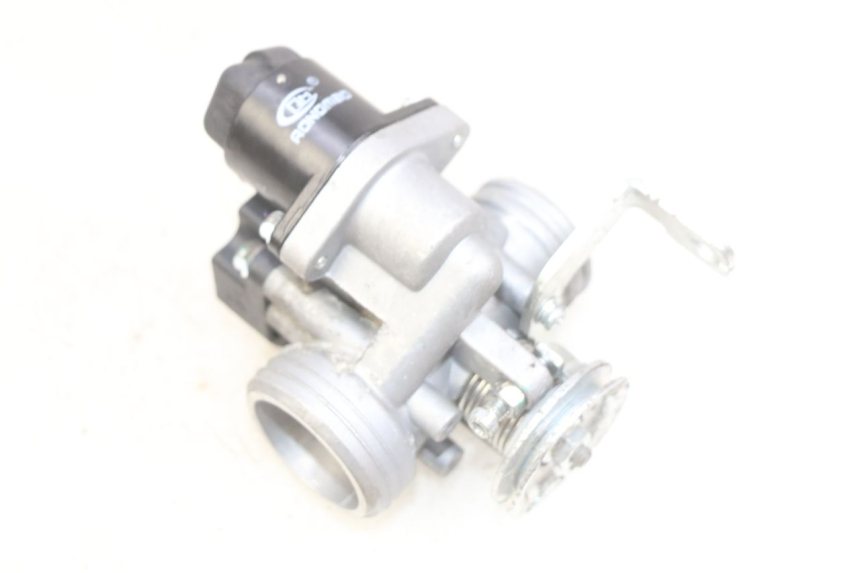 photo de EINSPRITZANLAGE TNT MOTOR ROMA 10' 4T 50 (2019 - 2022) - Alternative Perspektive