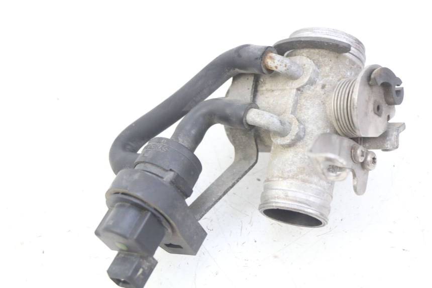 photo de EINSPRITZANLAGE PEUGEOT SATELIS COMPRESSOR K15 125 (2006 - 2009) - Zoom auf Gebrauchszustand