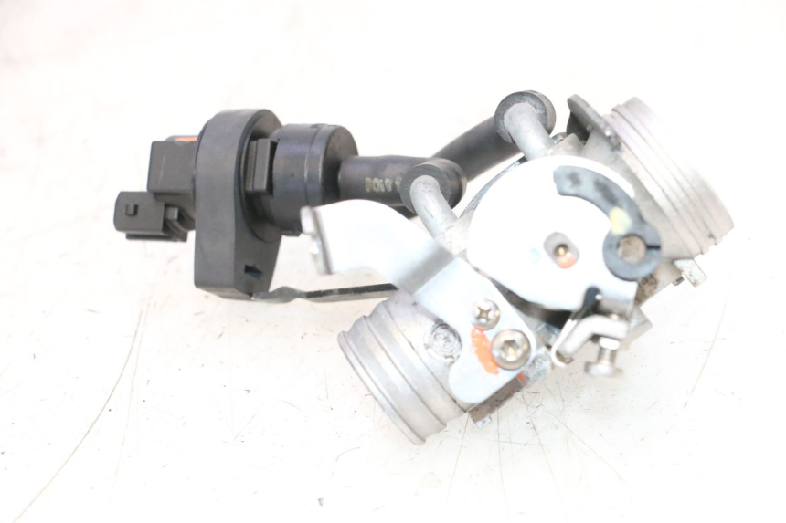 photo de EINSPRITZANLAGE PEUGEOT SATELIS COMPRESSOR K15 125 (2006 - 2009) - Oberflächenzustand und Material