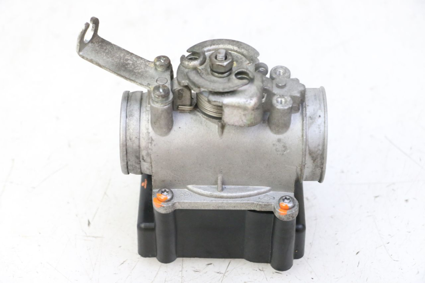 photo de EINSPRITZANLAGE PEUGEOT SATELIS 125 (2013 - 2018) - Zoom auf Komponenten