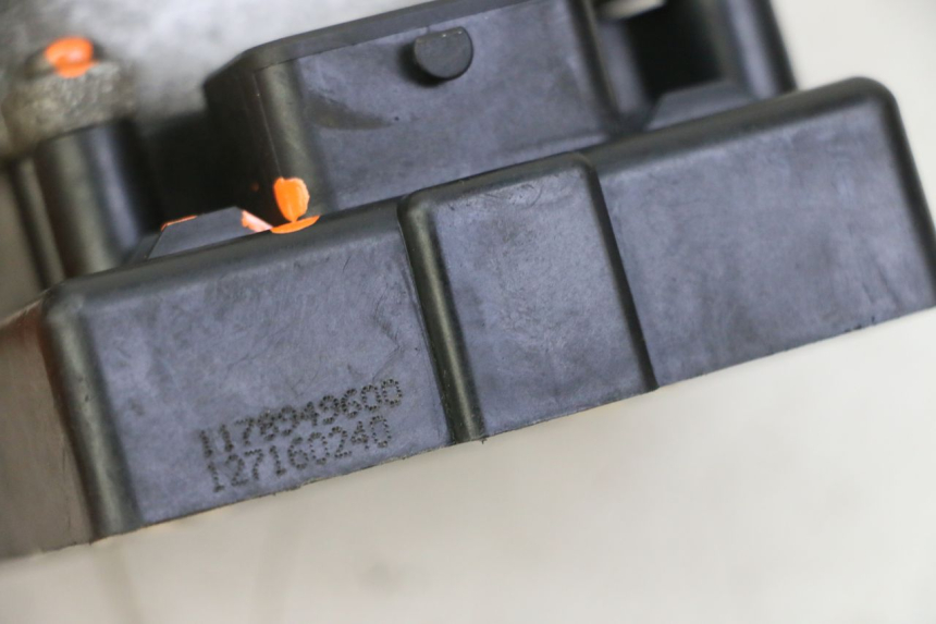 photo de EINSPRITZANLAGE PEUGEOT SATELIS 125 (2013 - 2018) - Zoom auf Gebrauchszustand