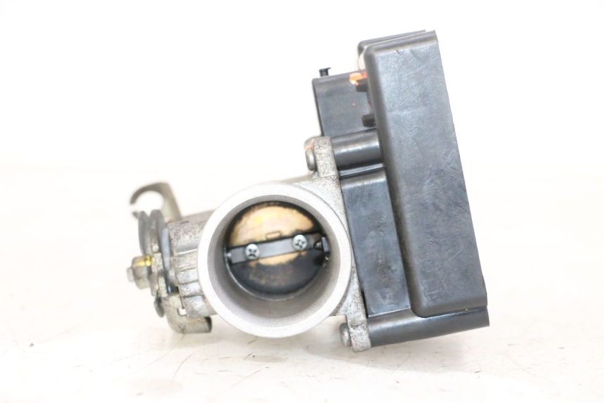 photo de EINSPRITZANLAGE PEUGEOT SATELIS 125 (2013 - 2018) - Details der Befestigungspunkte