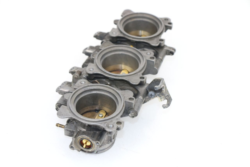 photo de EINSPRITZANLAGE TRIUMPH STREET TRIPLE 675 (2007 - 2012) - Detailansicht des Bauteils