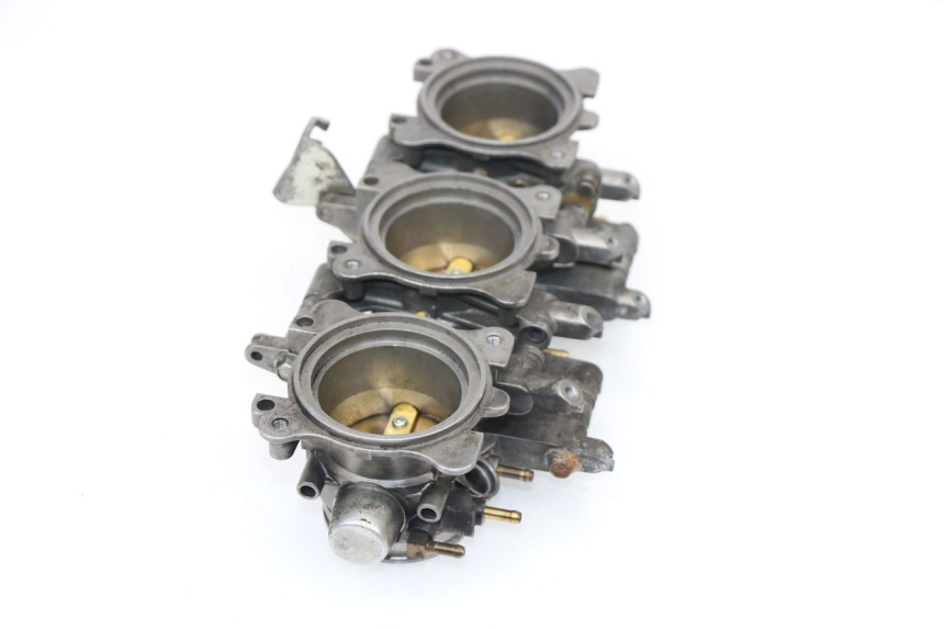 photo de EINSPRITZANLAGE TRIUMPH STREET TRIPLE 675 (2007 - 2012) - Zoom auf Gebrauchszustand