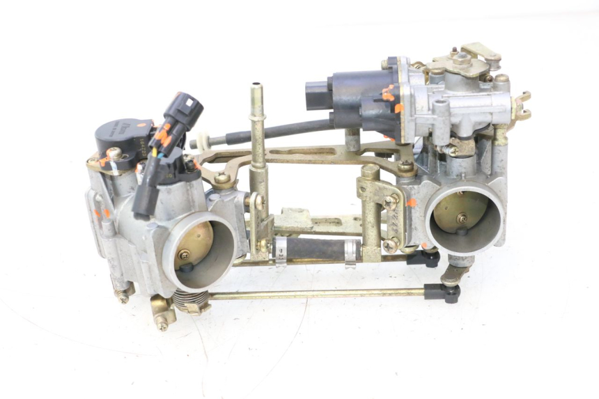 photo de EINSPRITZANLAGE SUZUKI SV S 650 (2003 - 2009) - Details der Befestigungspunkte