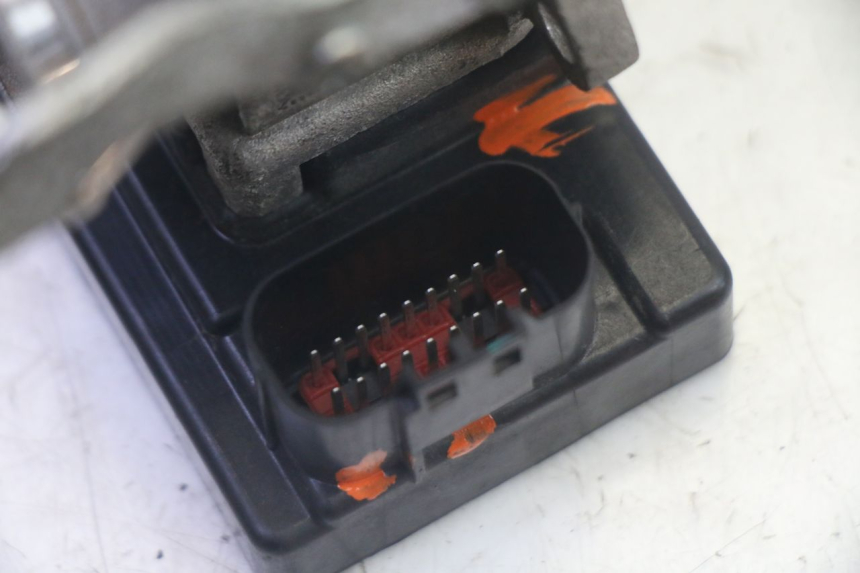 photo de EINSPRITZANLAGE PEUGEOT TWEET PRO EFI 4T 50 (2021 - 2022) - Details der Befestigungspunkte