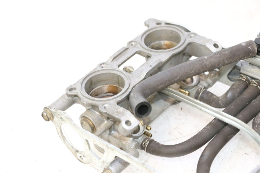 photo de EINSPRITZUNG HONDA VFR FI RC46 800 (1998 - 2001) - Details der Befestigungspunkte