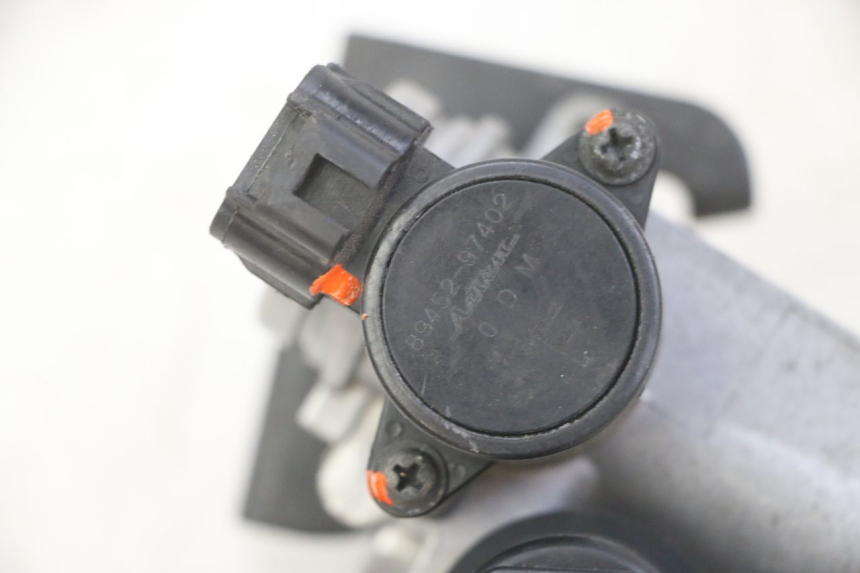 photo de INJEKTION YAMAHA X-MAX XMAX 125 (2010 - 2013) - Details der Befestigungspunkte