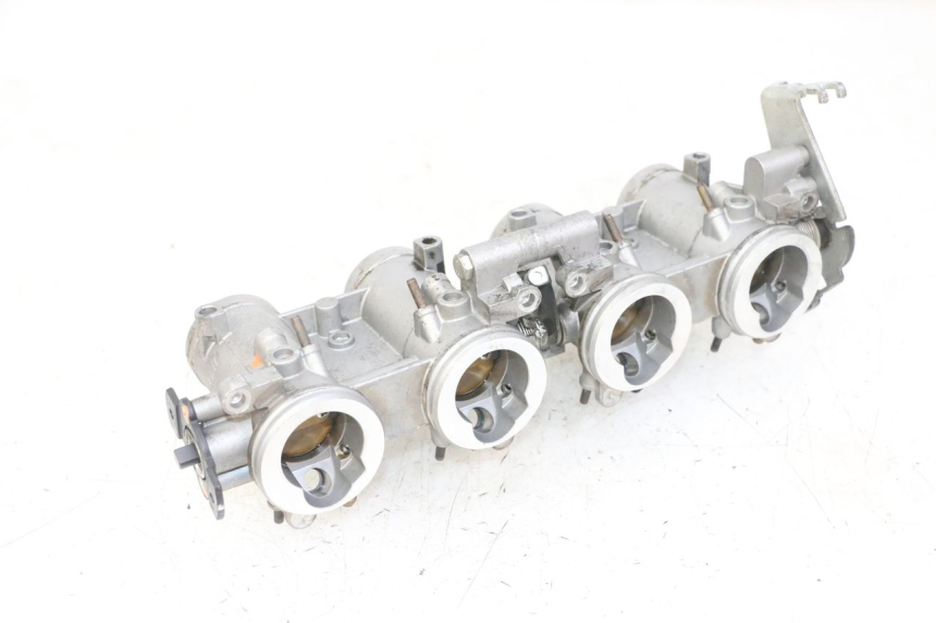 photo de EINSPRITZANLAGE YAMAHA XJ6 ABS 600 (2008 - 2016) - Details der Befestigungspunkte